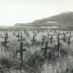 The Russian Cemetery at Longis Common photographed after the War and before the exhumation and repatriation of the Russian remains. (Ph. Alderney Museum)