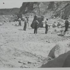 The Quarry at Work before 1942, with German and civilian workers (Ph. Alderney Museum)