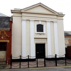 The exterior of Cheltenham Synagogue