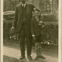 Morris Hartfield and Leslie Nathanson on Canvey Island in the 1920s.