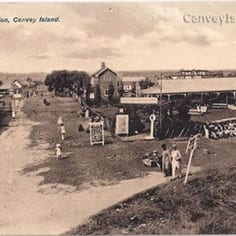 The Pavilion, at the beach end of May Avenue, set up by Morris Hartfield as one of his entrepreneurial projects, serving the early tourist trade on Canvey Island. (Canvey Island Archives).